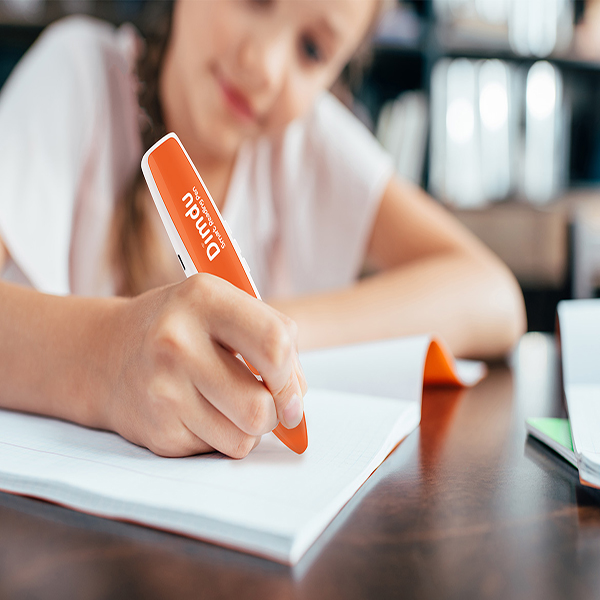 Children Use Custom Dimdu Smart Talking Pen